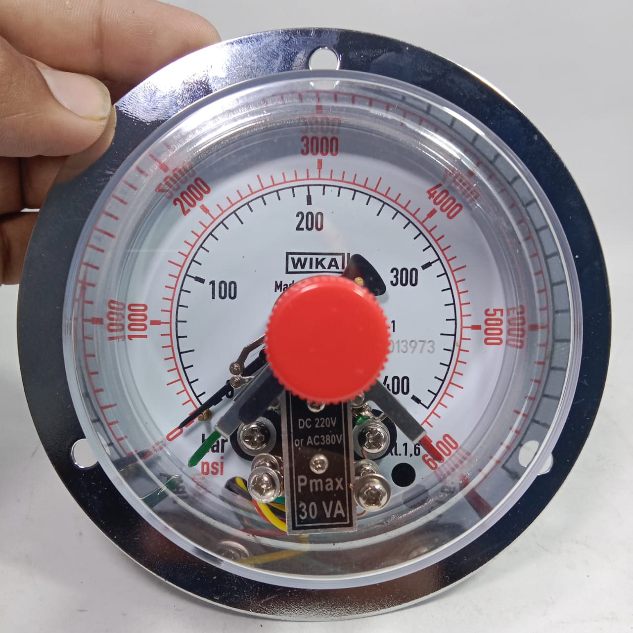 Shock-Resistant Electric Contact Pressure Gauge in Pakistan - 400 bar