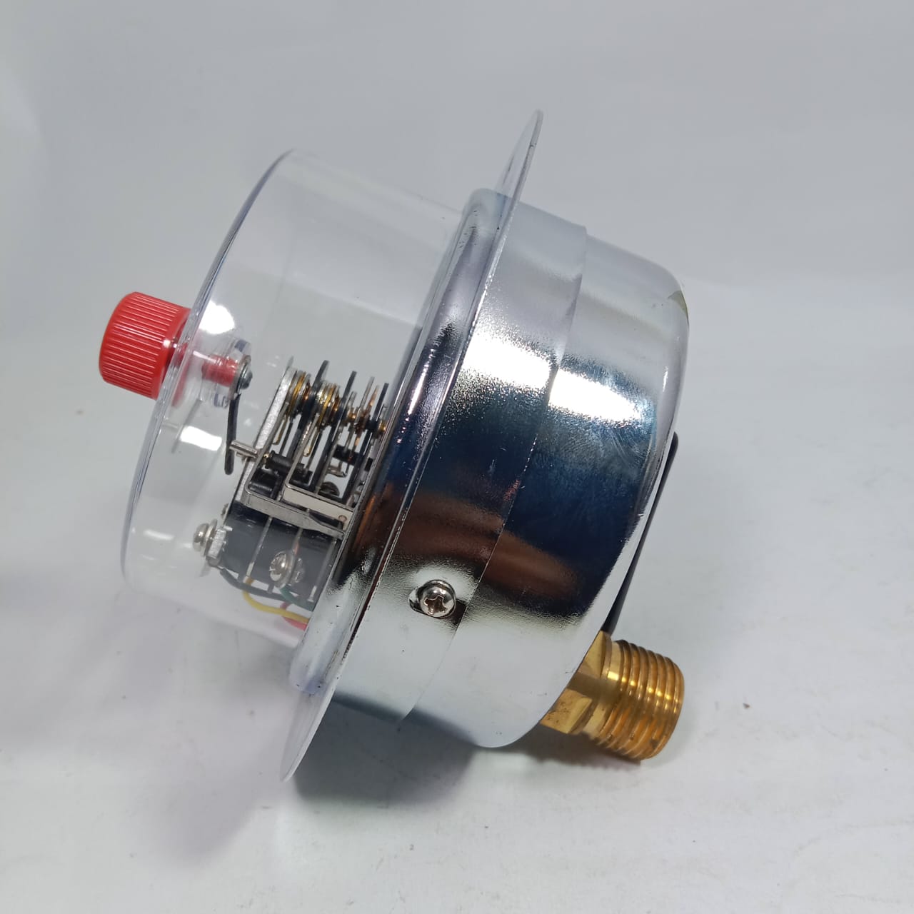 Shock-Resistant Electric Contact Pressure Gauge in Pakistan - 700 bar thumbnail 2