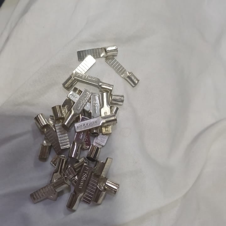 Non-Insulated flat Pin Lugs Breaker lugs  in Pakistan - 50mm thumbnail 2