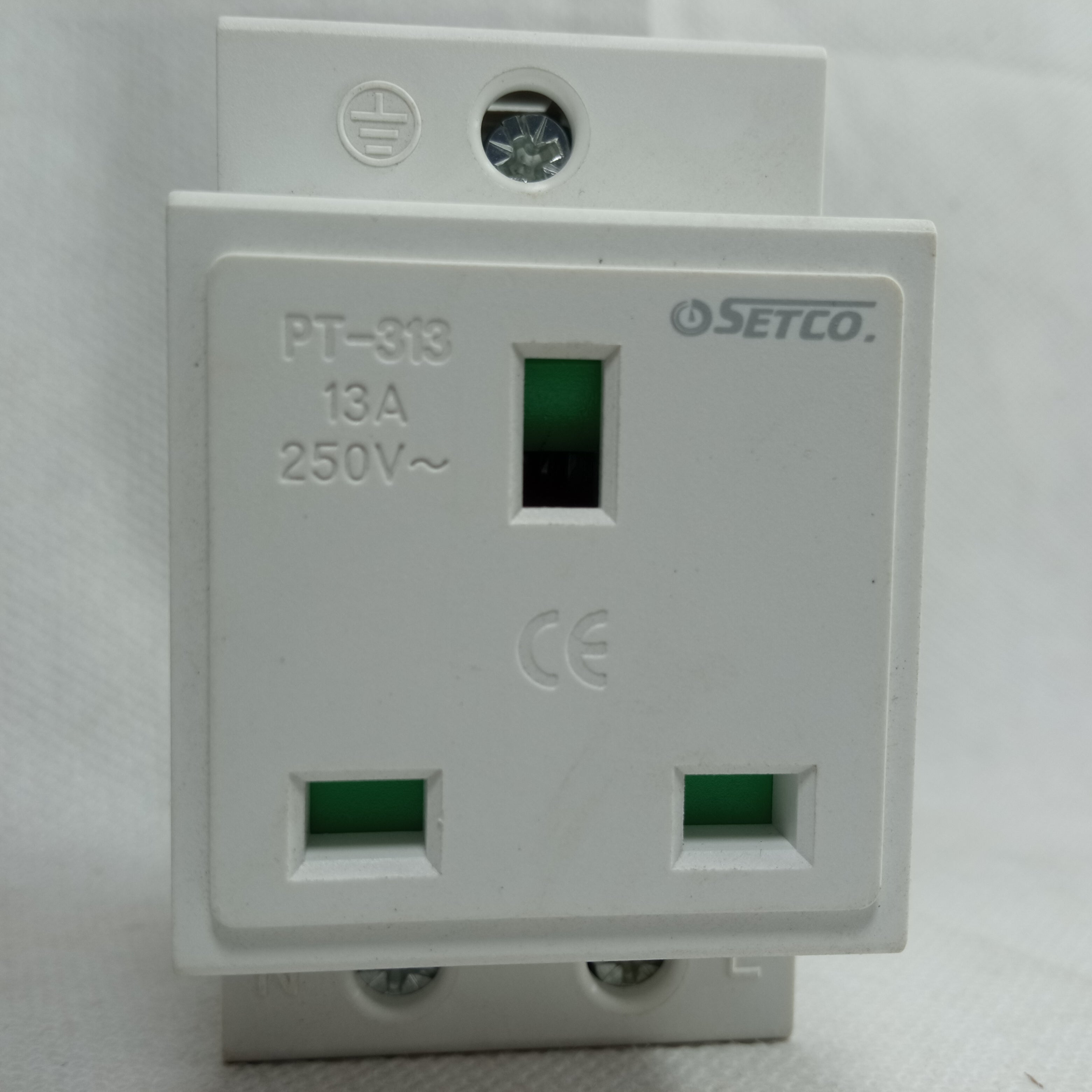 SETCO Industrial Electrical Outlet Socket 13A 250V Din Rail Modular Socket in Pakistan