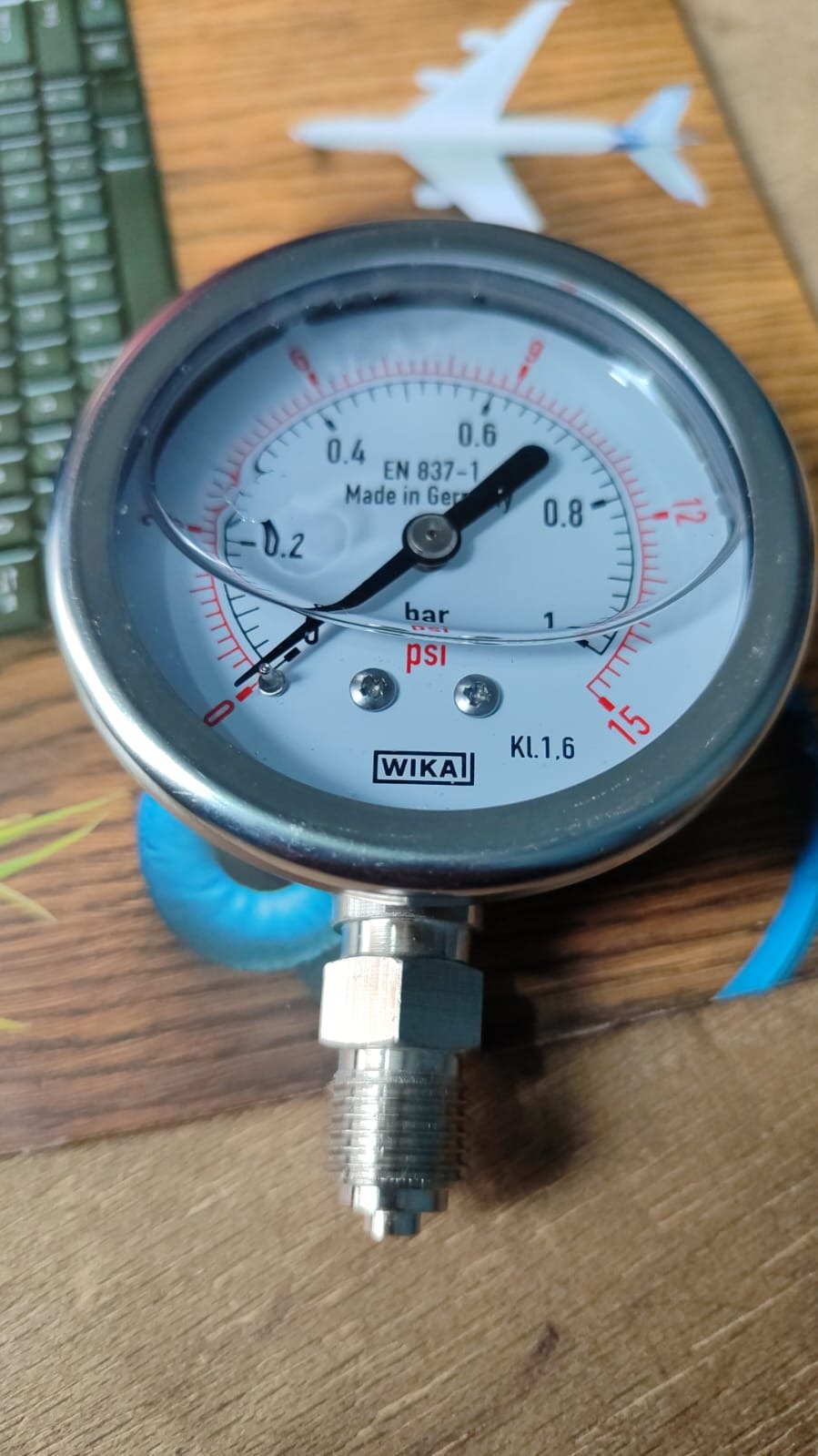 Air pressure gauge 2.5' (63 mm) * BSP 1/4 in Pakistan - 40BAR thumbnail 2