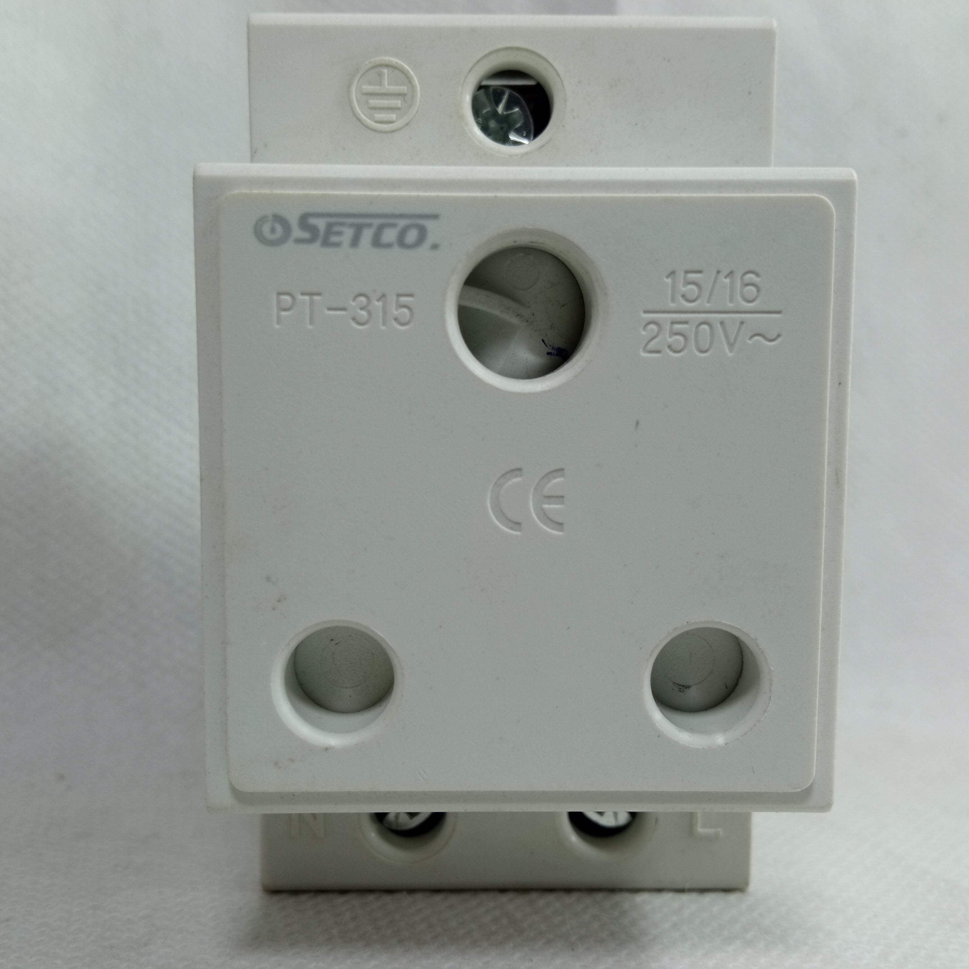 SETCO  DIN Rail Mains Sockets PT-315 15/16 A  250v AC in Pakistan