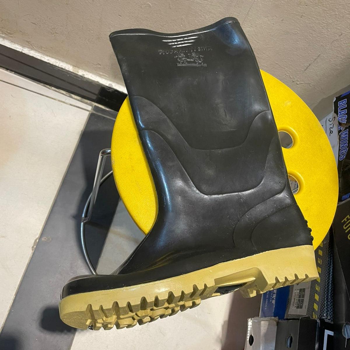 Best Quality Safety Rain Boots in Pakistan - 42 thumbnail 5