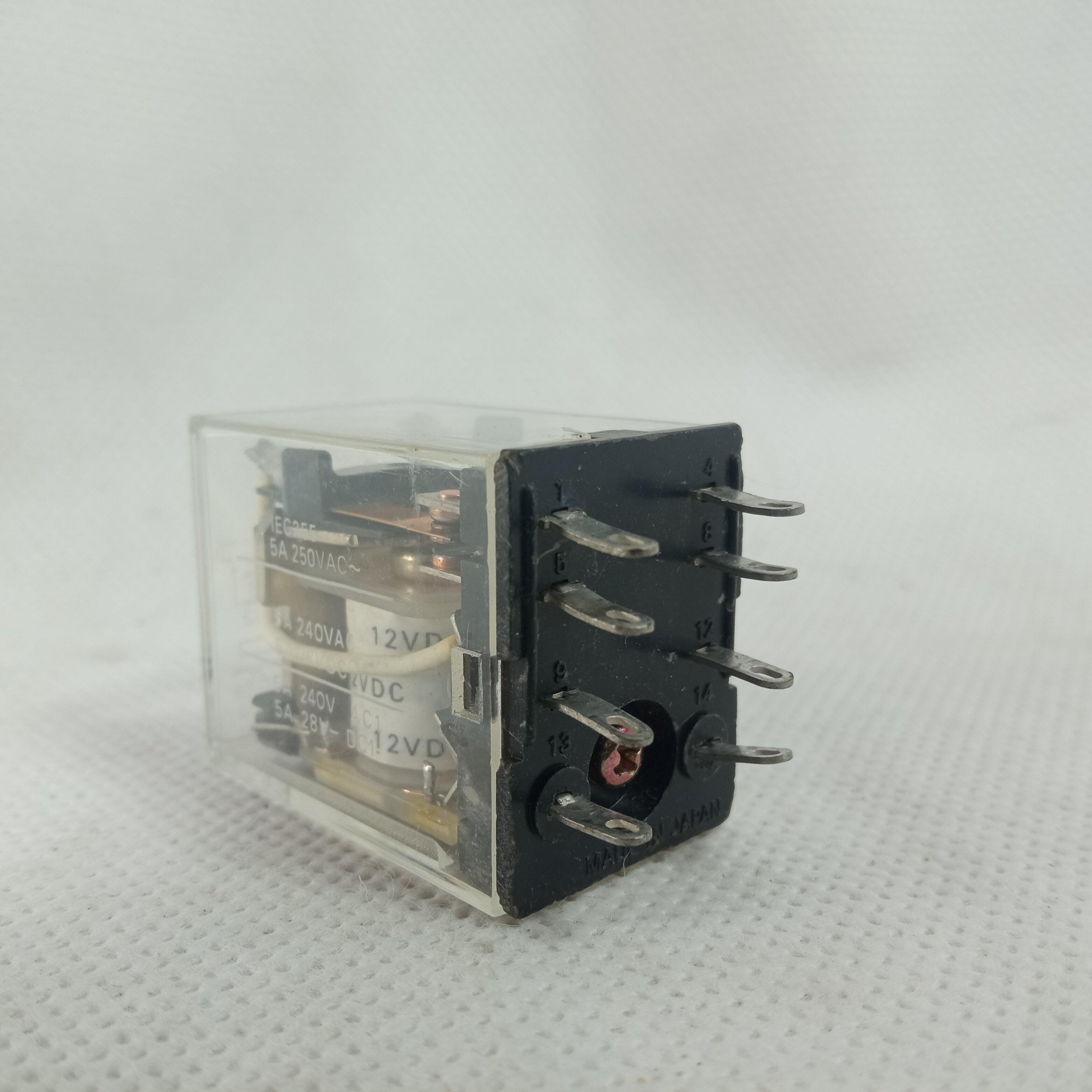 Omron General Purpose Minature Relay LY2 in Pakistan - MY4 / 220VAC thumbnail 4
