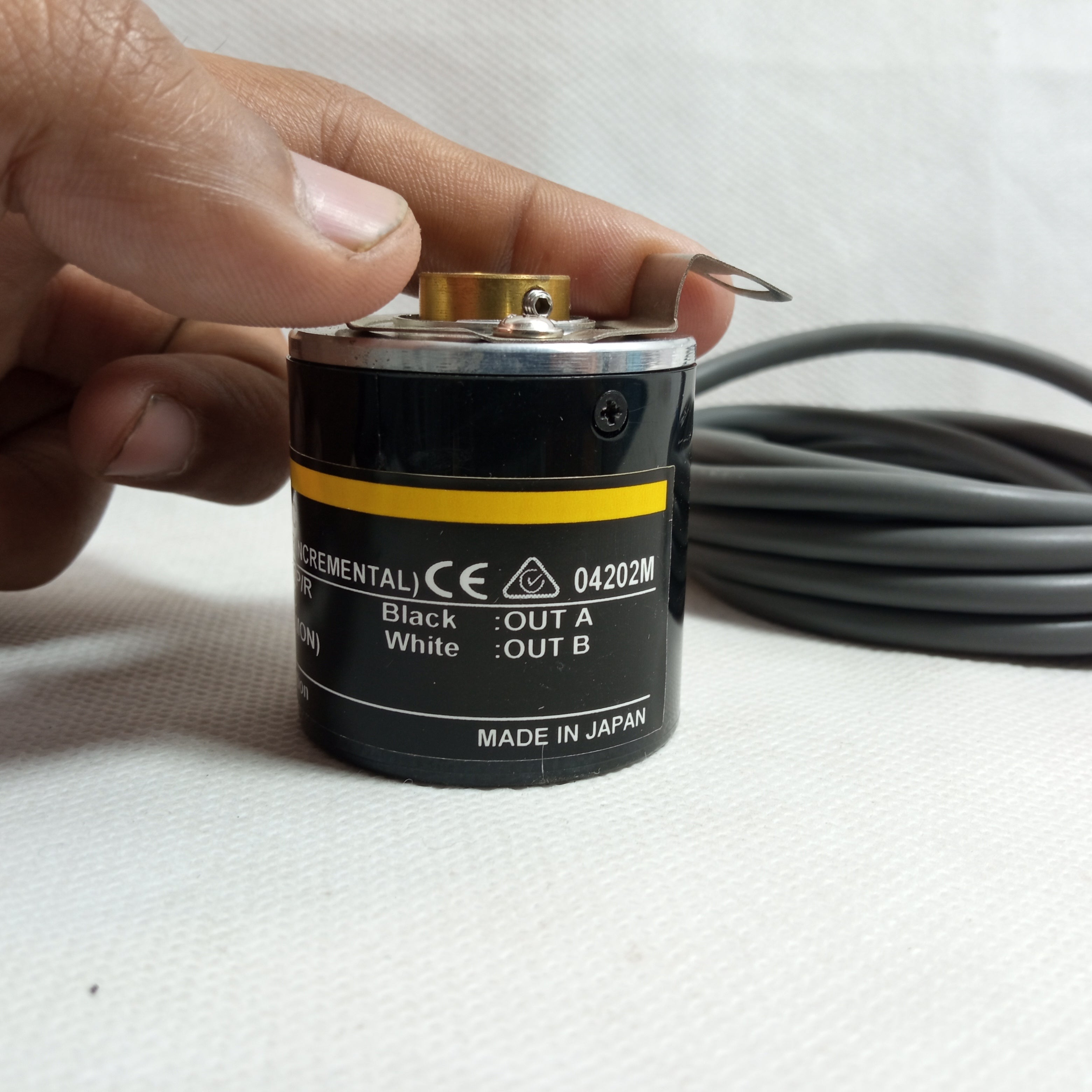 1024PPR Omron E6H-CWZ6C Rotary Encoder 5 24VDC in Pakistan - 1024PPR thumbnail 4