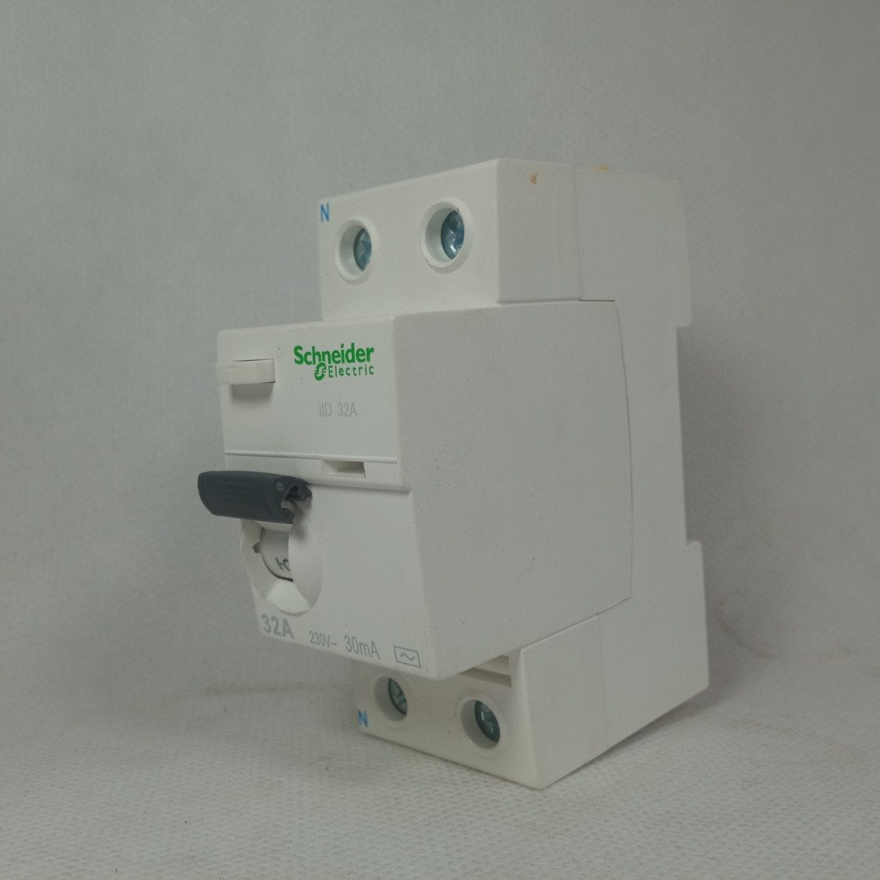 Schneider AC Circuit Breaker ELCB in Pakistan - 2 Pole / 10A thumbnail 3