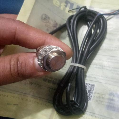 Hall Sensor ,  magnet sensor,12mm Diameter (Lot) - NPN