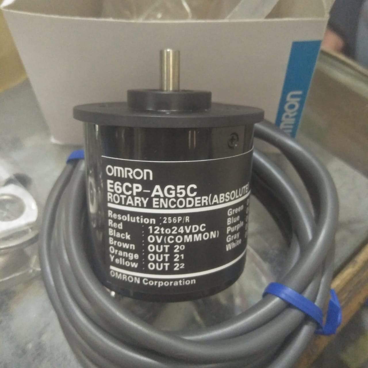Absolute Omron Encoder E6CP-AG5C  Omron Rotary Encoder, 12-24 VDC in Pakistan - 256PPR thumbnail 2
