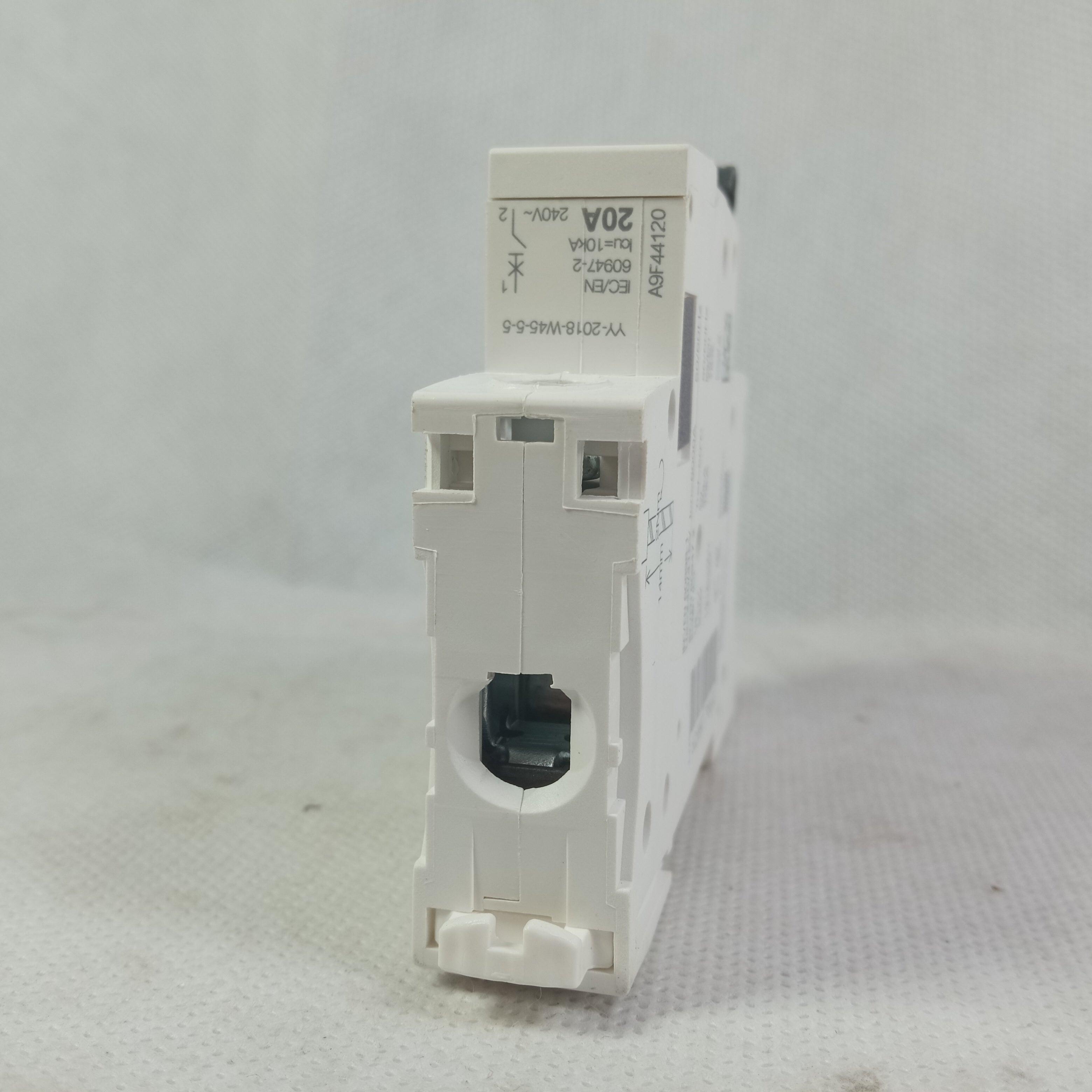 Schneider MCB AC Circuit Breakers China Made in Pakistan - 4 pole / 16A thumbnail 6