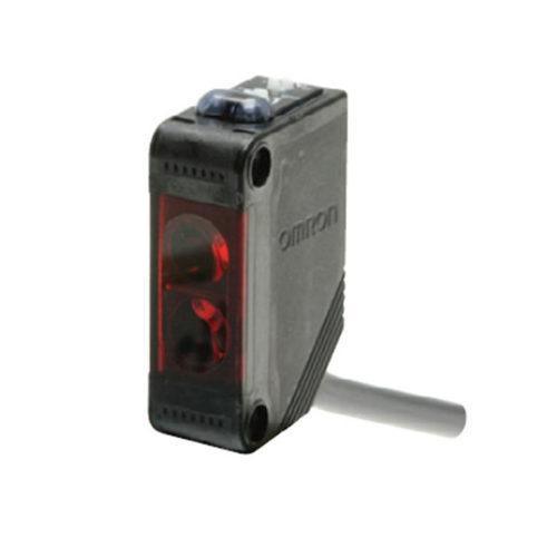E3Z-D62 Photoelectric Sensor with Built-in Amplifier with New Connector Options