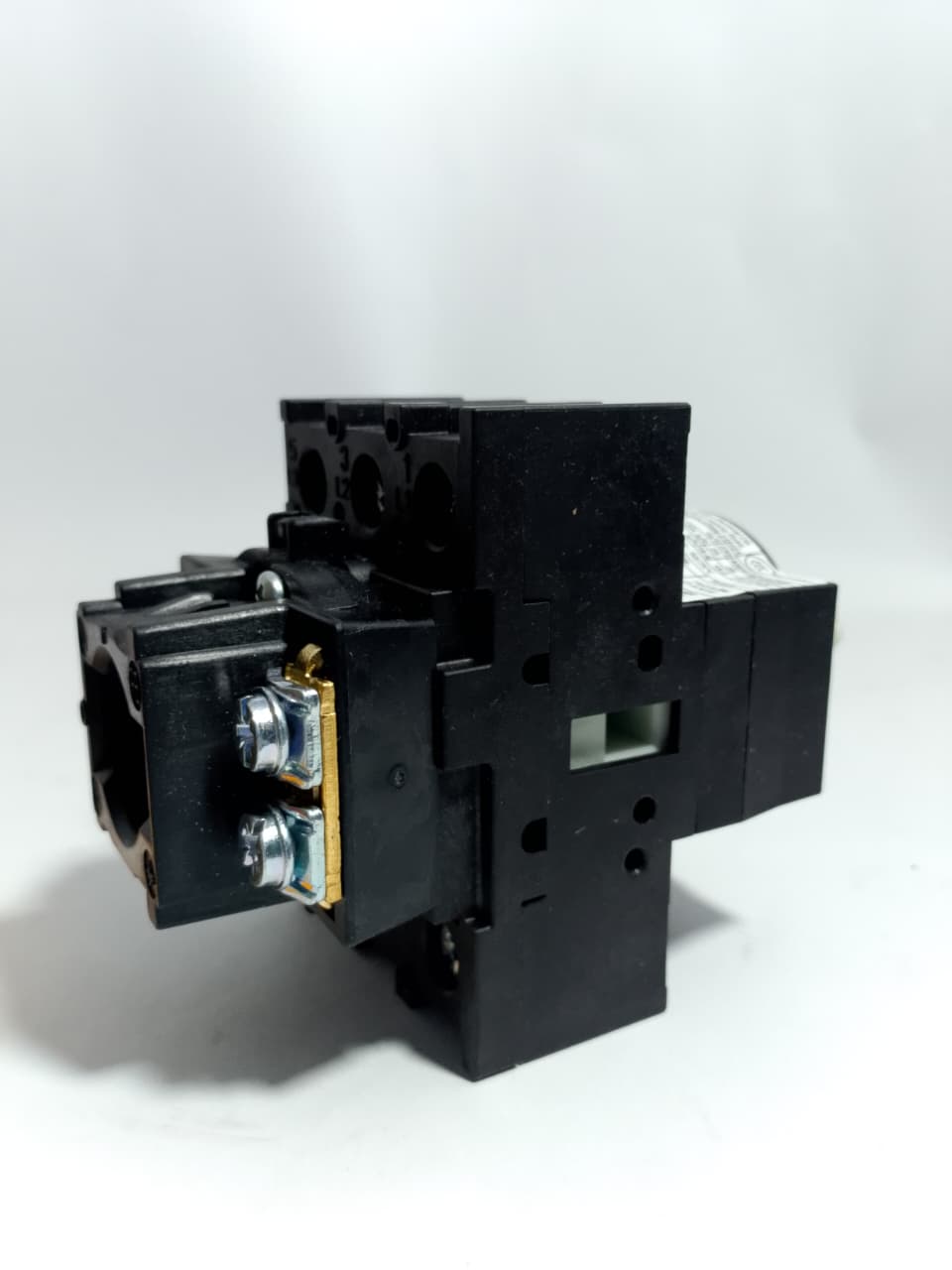 EATON P1-25 Manual Motor Controller Switch in Pakistan - 4pol/32A thumbnail 5