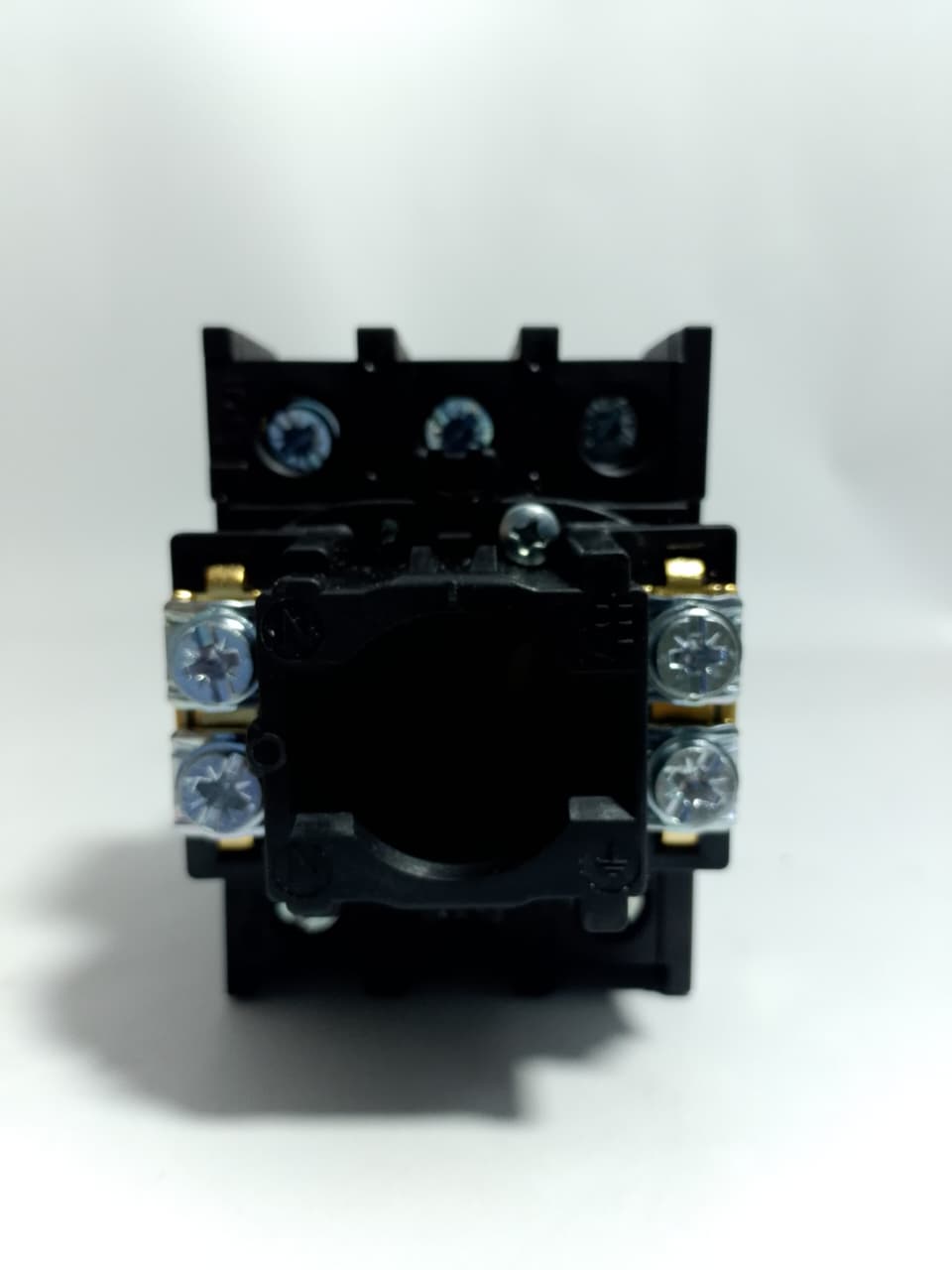 EATON P1-25 Manual Motor Controller Switch in Pakistan - 4pol/32A thumbnail 7