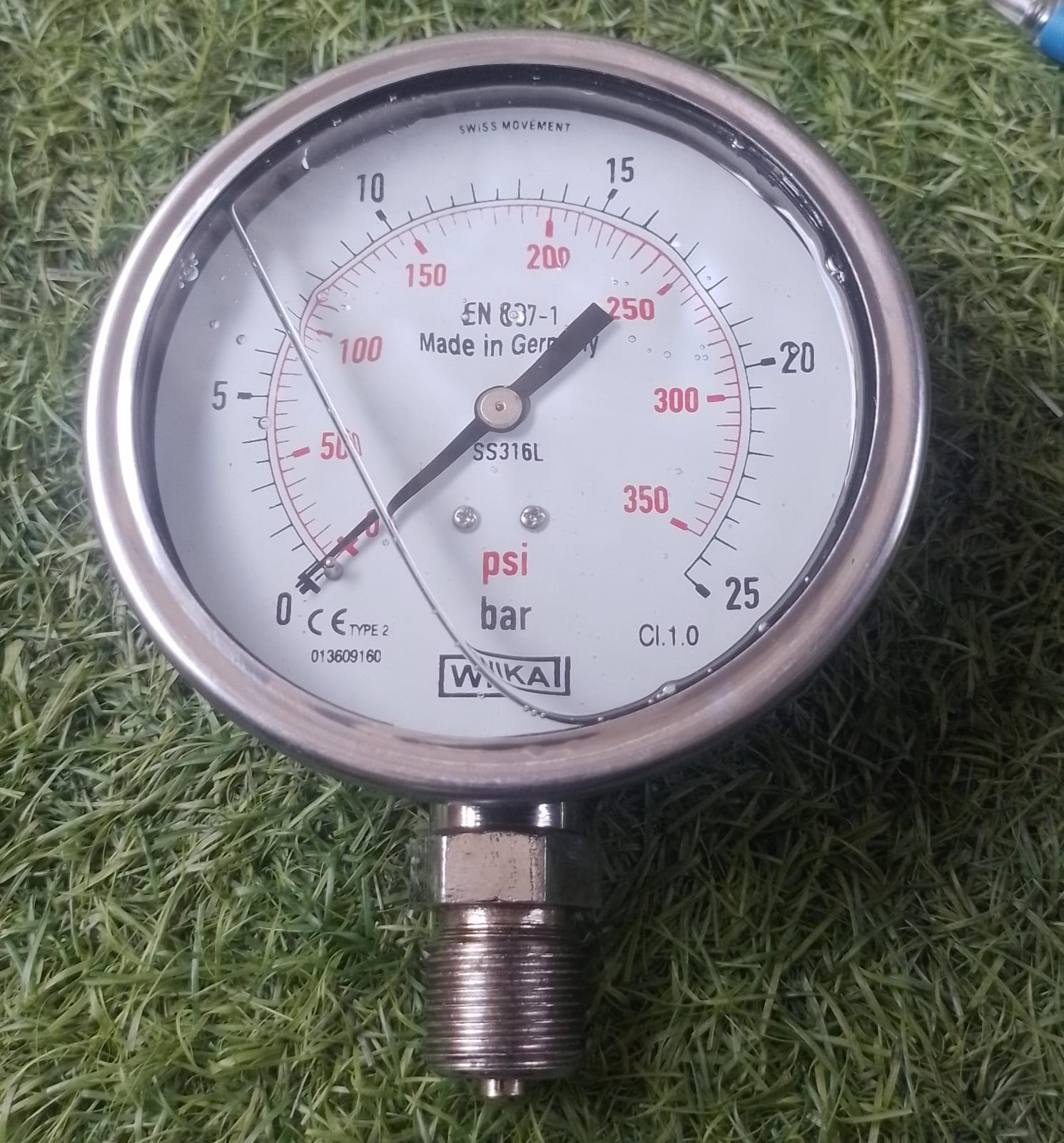 Standard Pressure Gauge  4 inch  in Pakistan - 40BAR/600PSI thumbnail 7